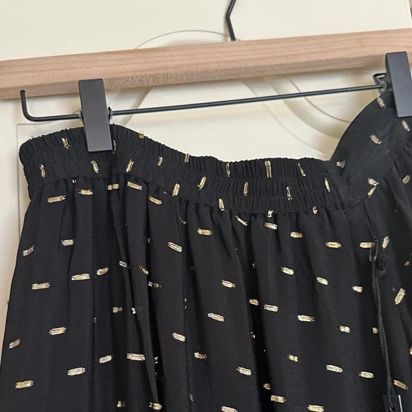 Astr the Label Nix Crop top and Skirt Set - Picture 7 of 8